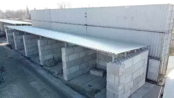 Bez różnicy czy stoją tam pojemniki, czy odpad jest luzem