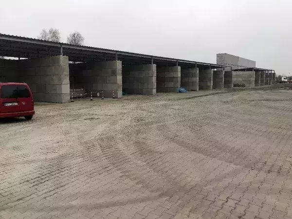 Nasz dach na wiatach jednospadowych jest prosty i umożliwia szybki montaż.