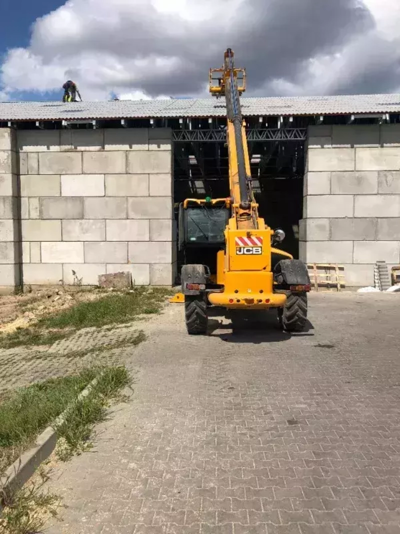 Konstrukcja wiaty czy hali jest dopasowana do warunków atmosferycznych.